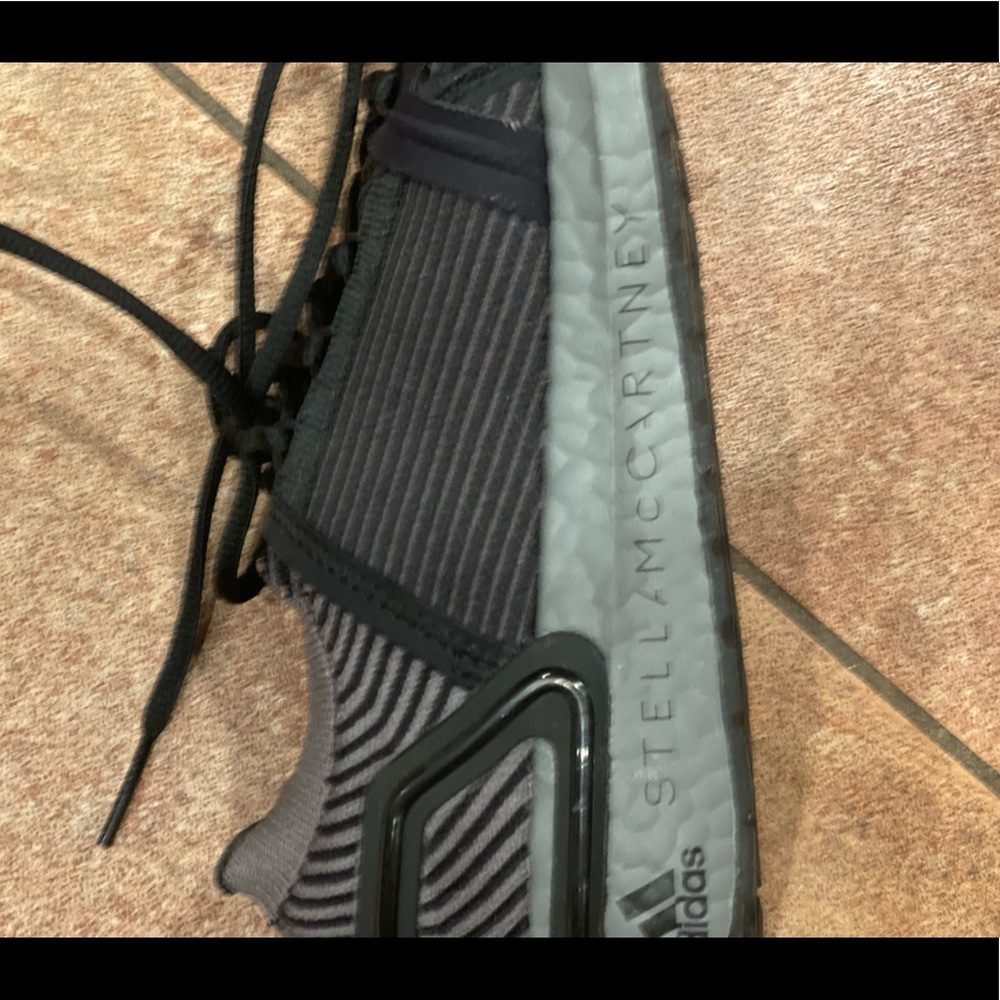 Like NEW, WORN ONLY ONCE! PRIMEBLUE STELLA MCCARTNEY FOR ADIDAS! Size 8.5